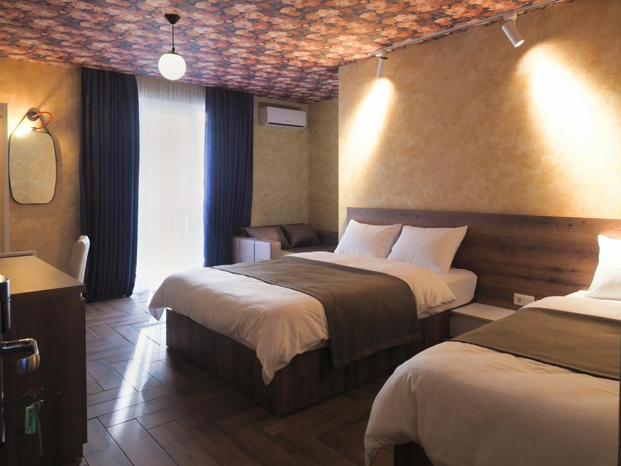 Hotel Hills In Old 트빌리시 외부 사진